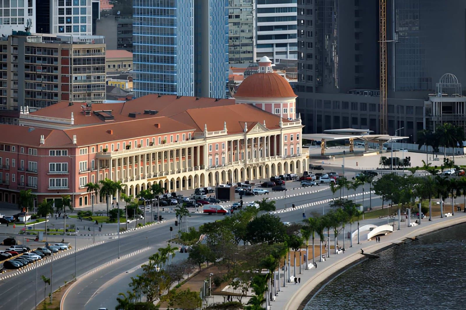 The Banco Nacional de Angola on Luanda's Marginal